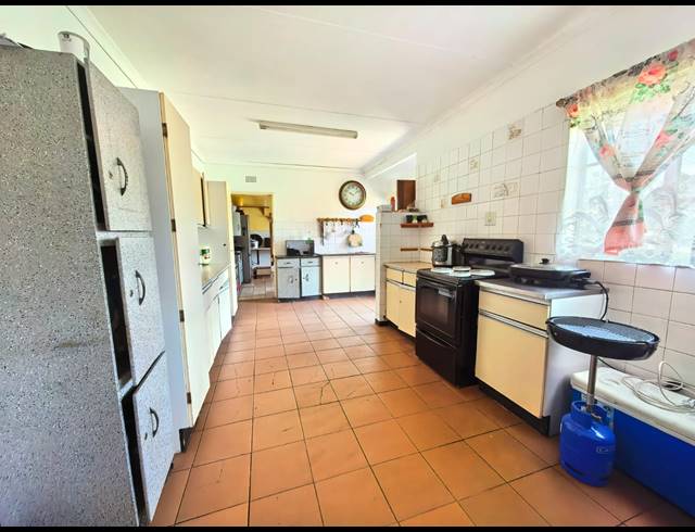 4 BEDROOM HOUSE FOR SALE IN ROODIA
